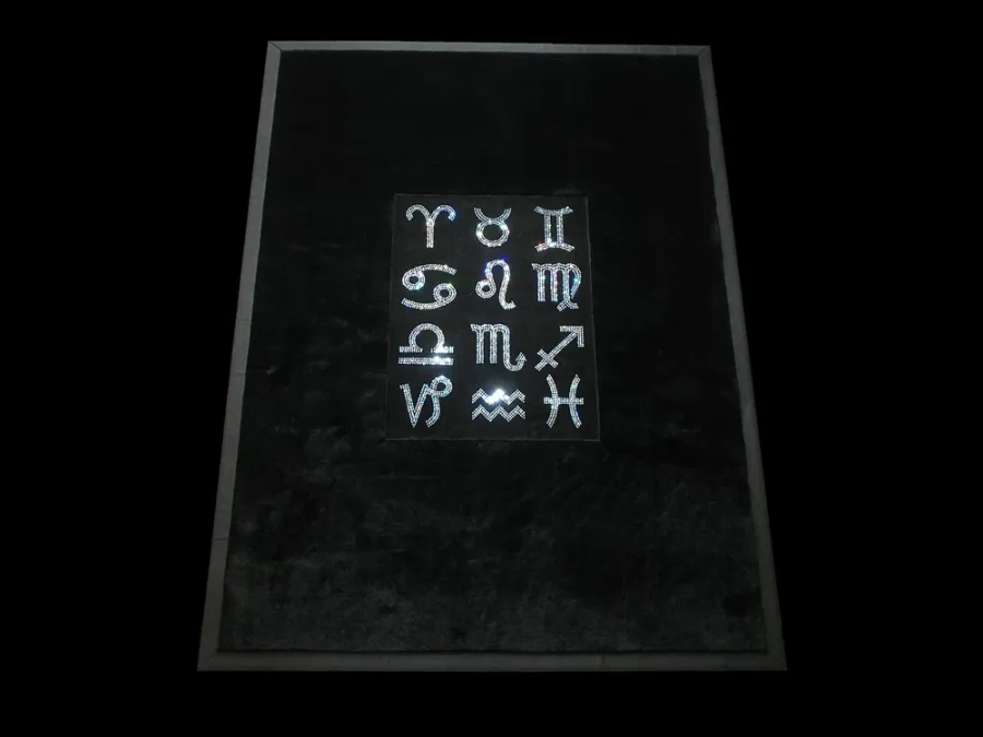 obrazek 1 Stylowy dywan „Zodiak