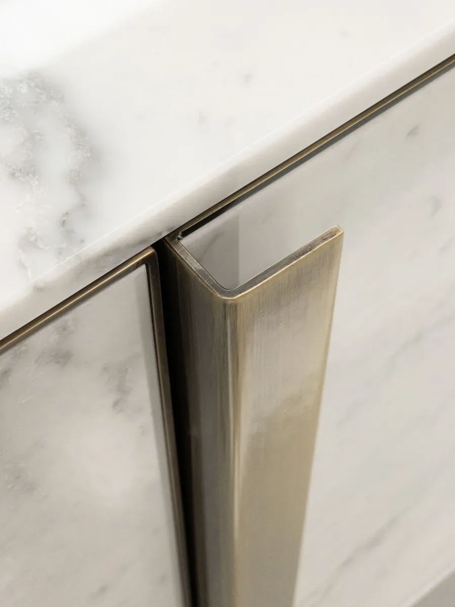 obrazek 12 Oryginalny modernistyczny kredens z Włoch do salonu