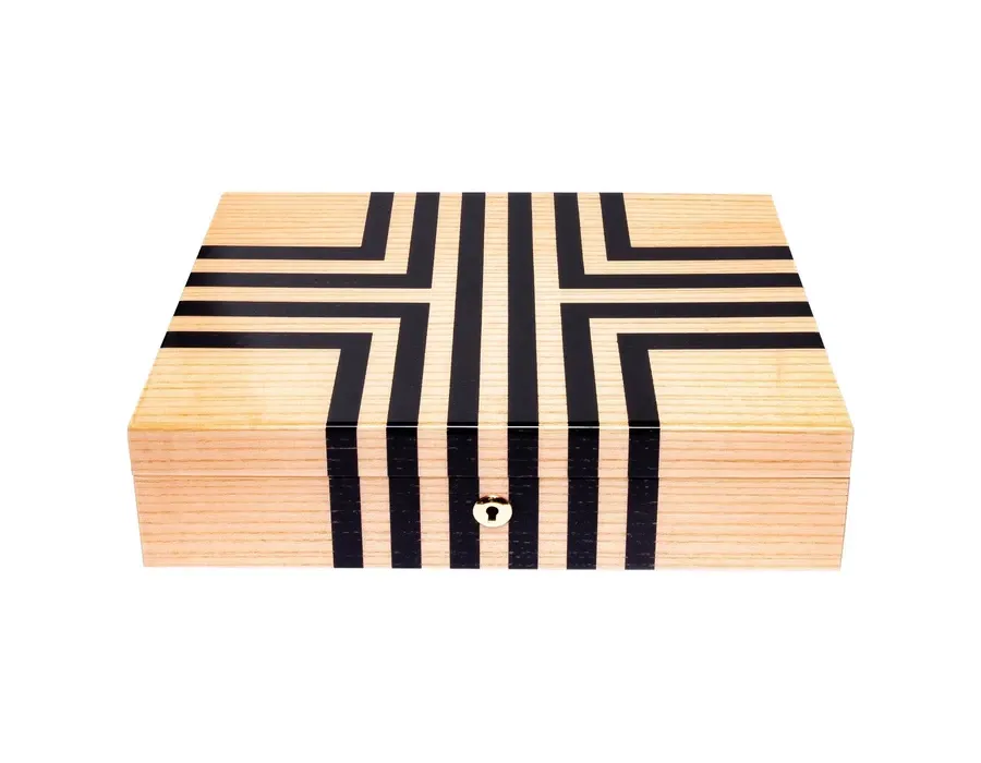 picture 3 Wooden watch box from an English brand