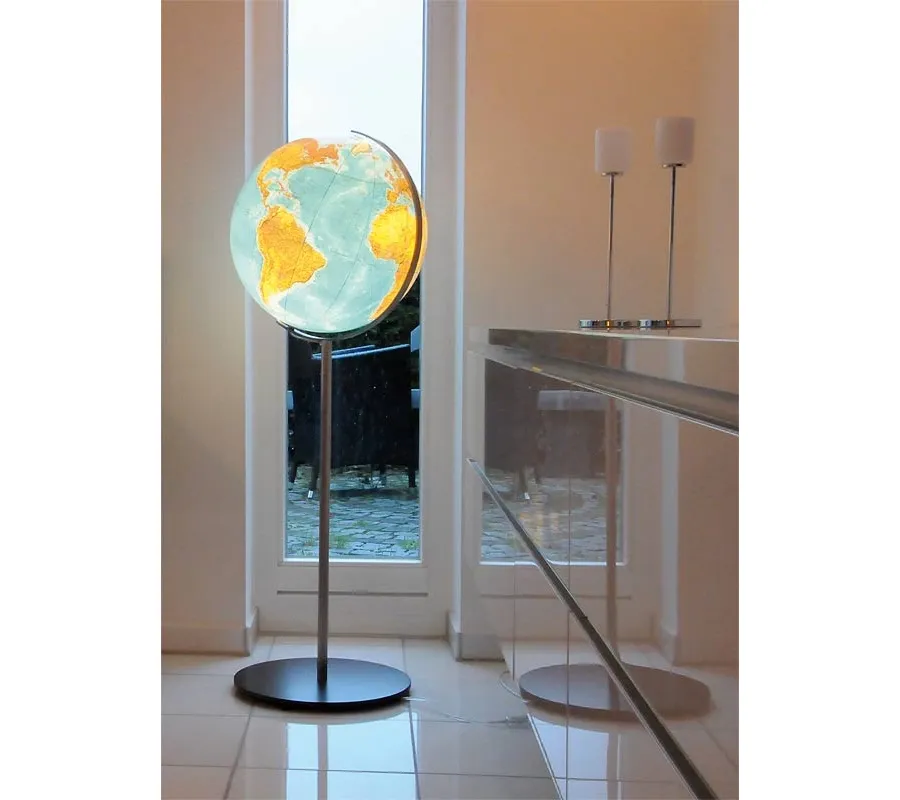 picture 4 Columbus floor globe 