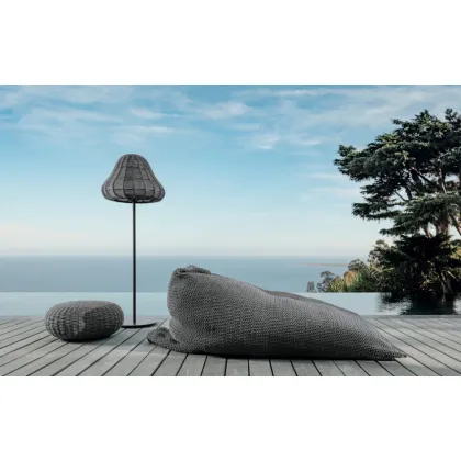 Zdjęcie Piękna włoska lampa ogrodowa