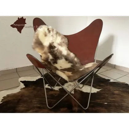 Zdjęcie Elegancki dywan ze skóry jagnięcej od szwajcarskiej marki