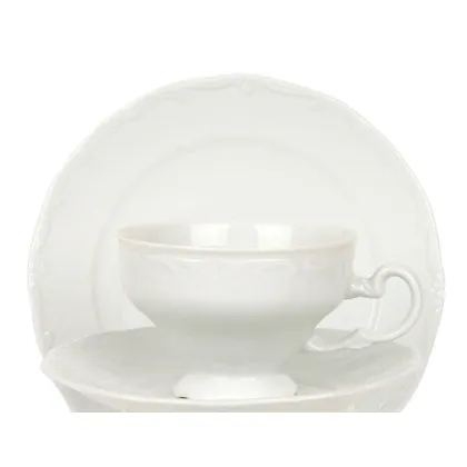 Zdjęcie Biała porcelanowa filiżanka do kawy