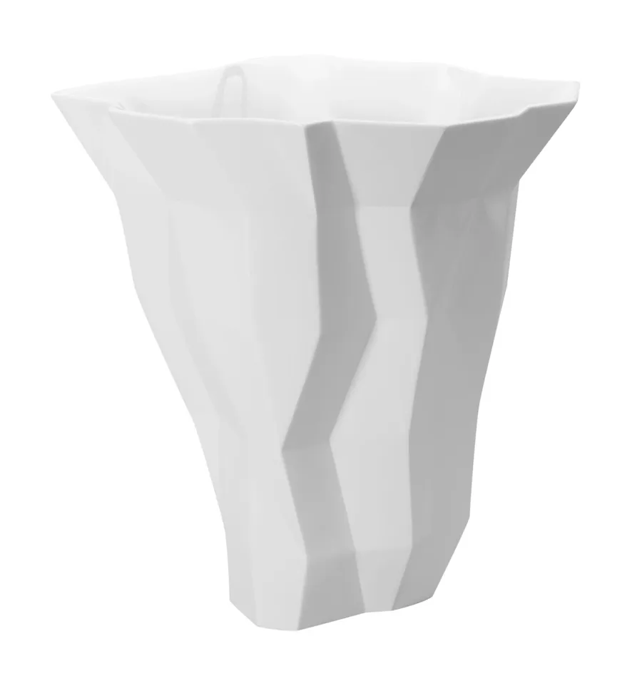 picture 2 A large porcelain vase from the Quartz collection inspired by the geometry of 3D modeling programs and Japanese origami art - Vista Alegre