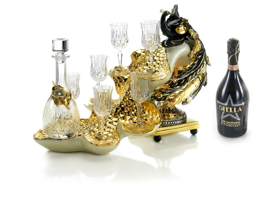 picture 1 Unusual set for alcohol with a peacock