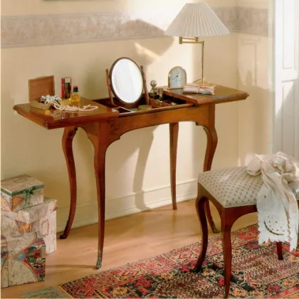 Zdjęcie Antyczna toaletka ze wzorem w jodełkę