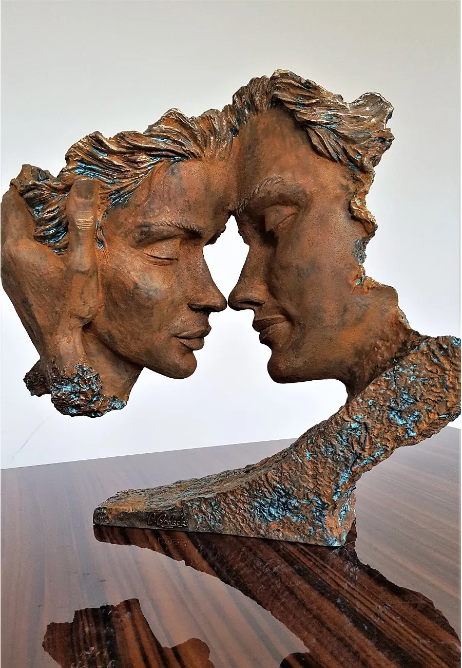 picture 6 Fantastic sculpture of two people in love