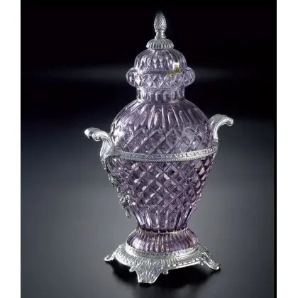 Zdjęcie Czarujący kryształ w kolorze ametystu