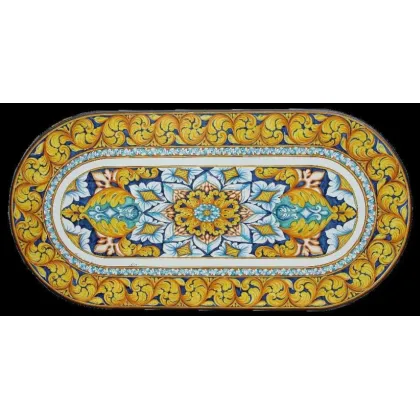 Zdjęcie Elegancki blat stołu ogrodowego wykonany z lawy wulkanicznej zdobiony bogatym kwiatowym ornamentem - Ceramiche Valchida