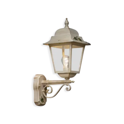 Zdjęcie Piękna włoska zewnętrzna lampa naścienna w stylu klasycznym