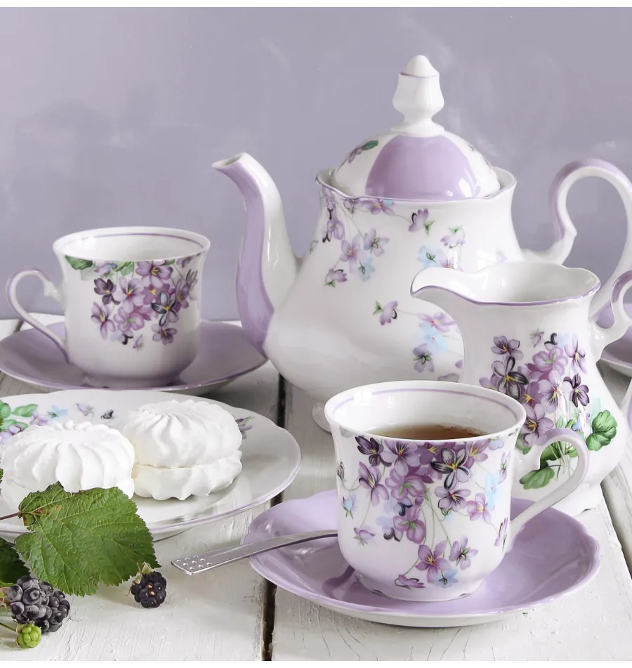 obrazek 2 Ekskluzywna porcelanowa filiżanka do herbaty ze spodkiem zdobiona małymi kwiatami fiołków – Leander