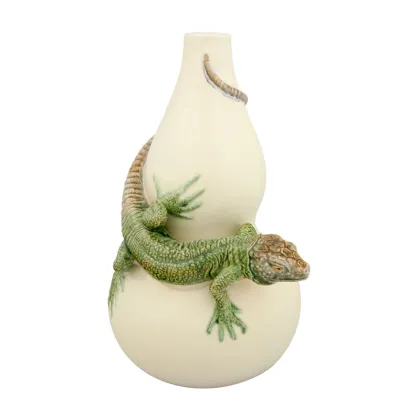Picture Decorative ceramic vase with a lizard sculpture - Bordallo Pinheiro