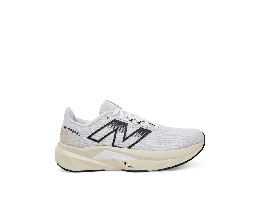 obrazek 1 New Balance Buty do biegania FuelCell Propel v5 WFCPRCX5 Biały