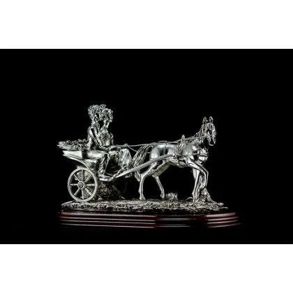 Zdjęcie Klasyczna salonowa ozdoba wózek z koniem
