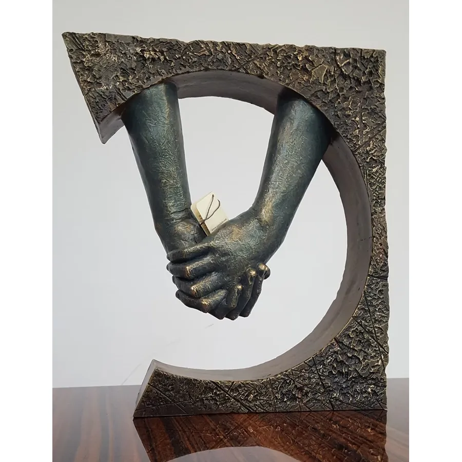 picture 5 Charming luxury statue - clasped hands