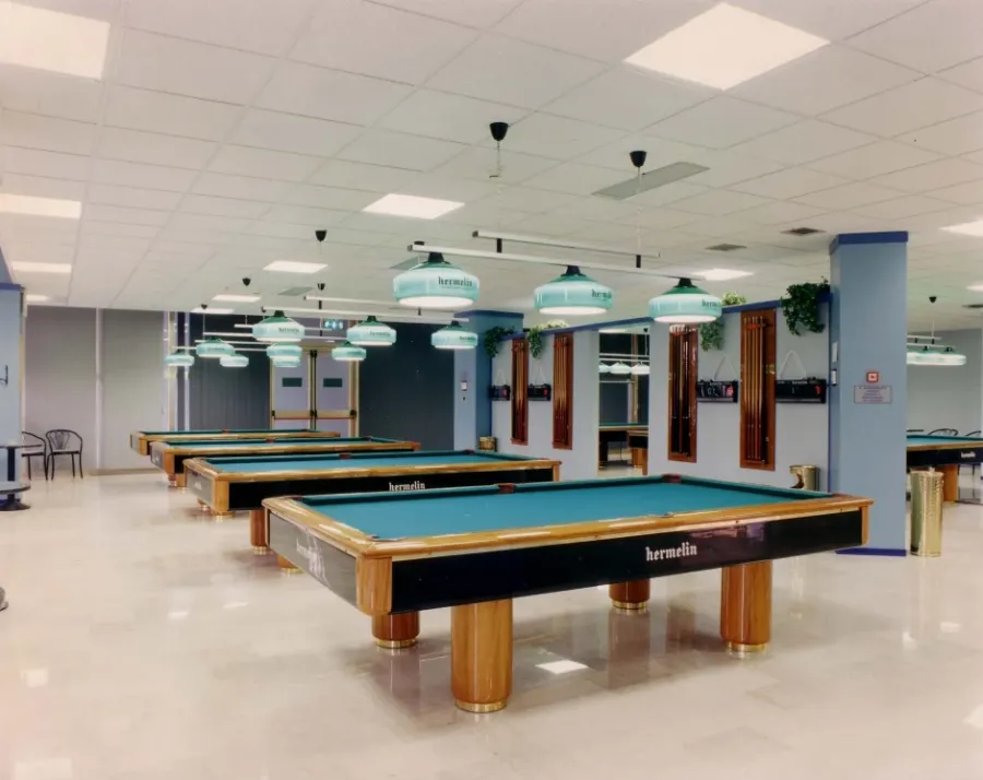 picture 2 Exotic wood billiard table