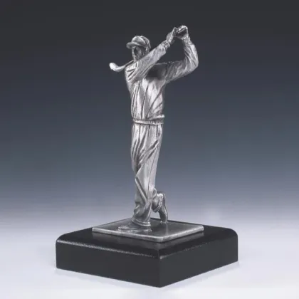 Zdjęcie Ekskluzywna statuetka przedstawiająca golfistę – nagroda dla golfisty wykonana z pewteru