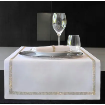 Picture Linen table runner with metal jets New York