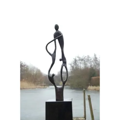 Zdjęcie Fantastyczna rzeźba ogrodowa z brązu