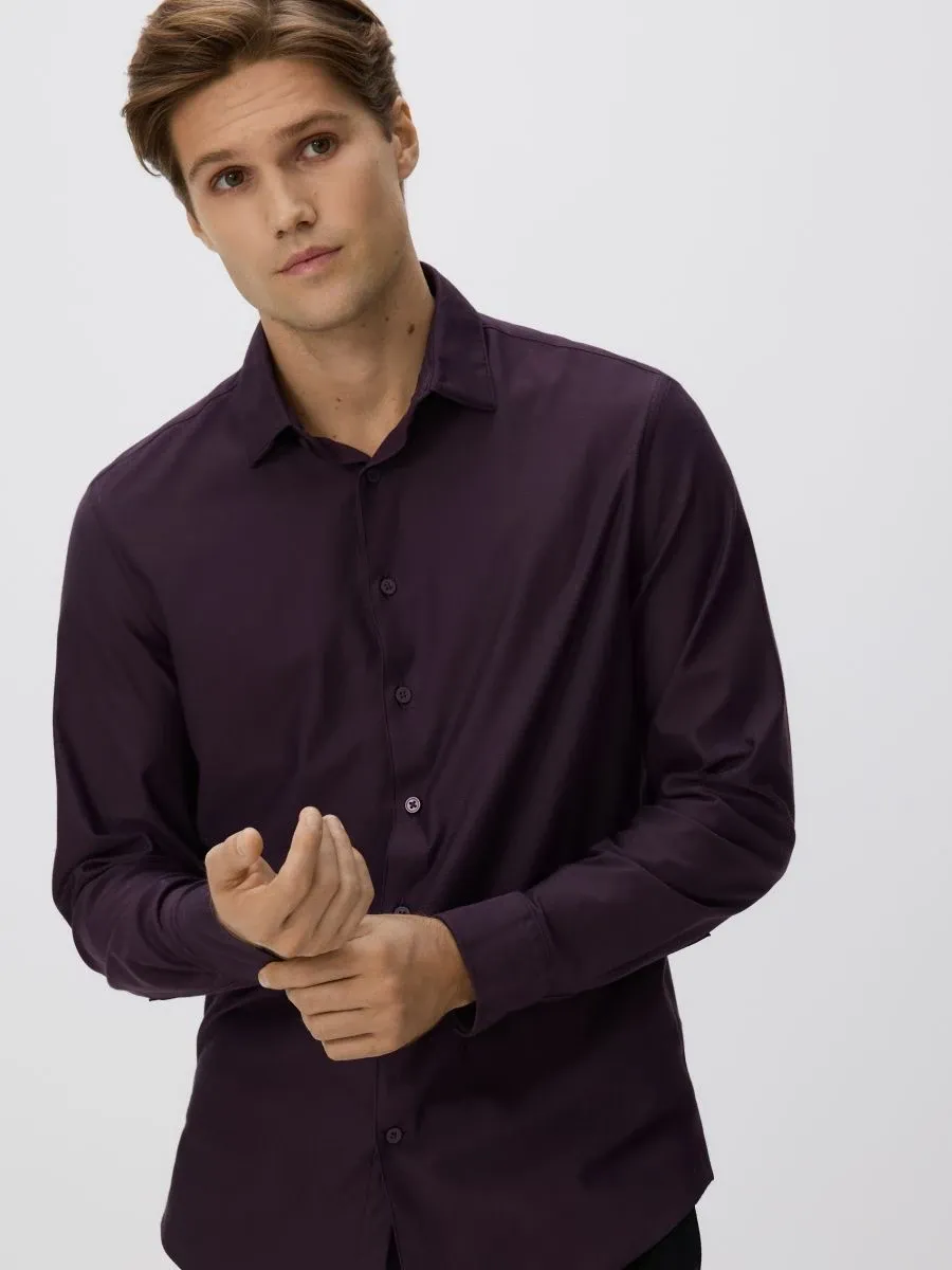 Zdjęcie Jak dopasować idealną koszulę męską – przewodnik dla wymagających