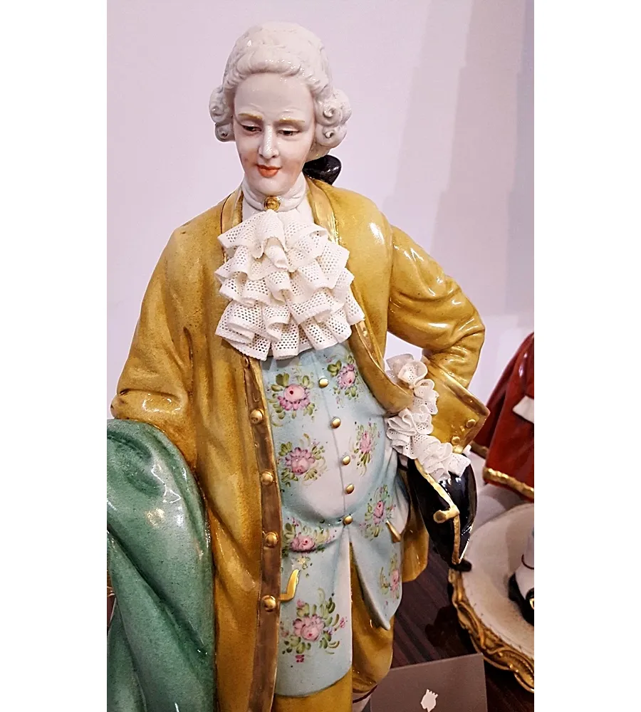 obrazek 4 Luksusowa figurka mężczyzny z porcelany