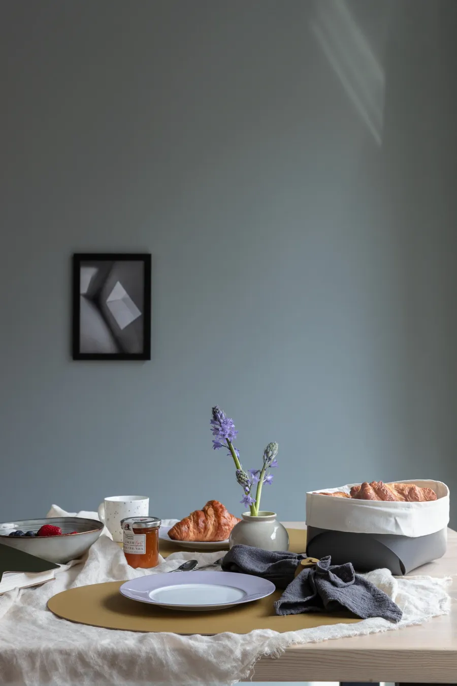 obrazek 3 Koszyk na chleb Flora z bawełnianym workiem w kolorze jasnobłękitnym