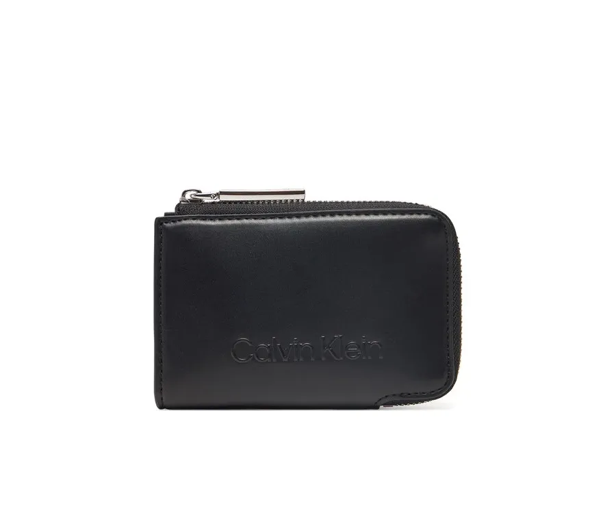 obrazek 1 Calvin Klein Portfel damski Embossed Logo Zip Cardholder K60K613157 Czarny