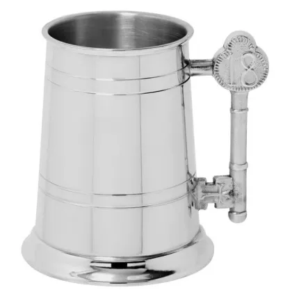 Zdjęcie Elegancki prezent na 18. urodziny - kufel do piwa z ozdobnym uchwytem