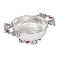 Zdjęcie Prezent w szkockim stylu - prosta czarka Quaich z rączkami zdobionymi ostem