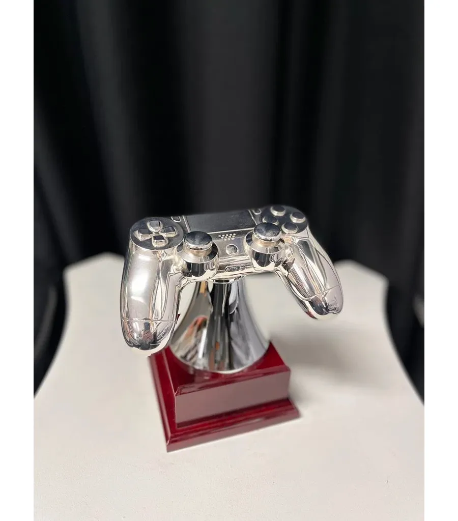 obrazek 1 Statuetka w kształcie pada do gry