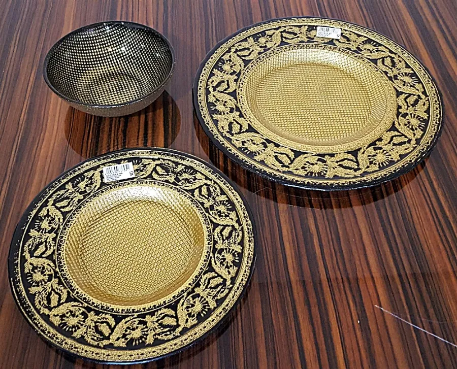 obrazek 9 Zjawiskowy duży talerz marki VG ze szkła ze złotem i czernią