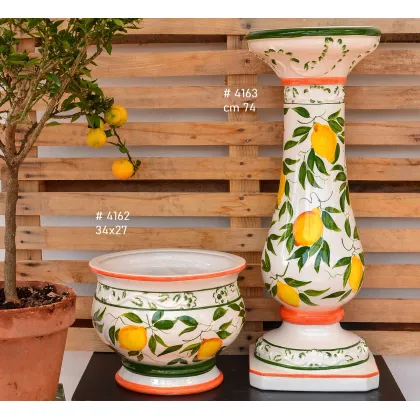 Picture Artistic pot and decorative column made of ceramics