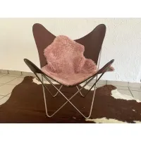 Picture Pink New Zealand sheepskin rug
