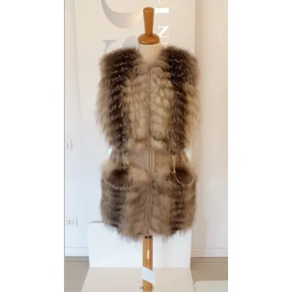Picture A wonderful vest with fox fur and wool - Toschi