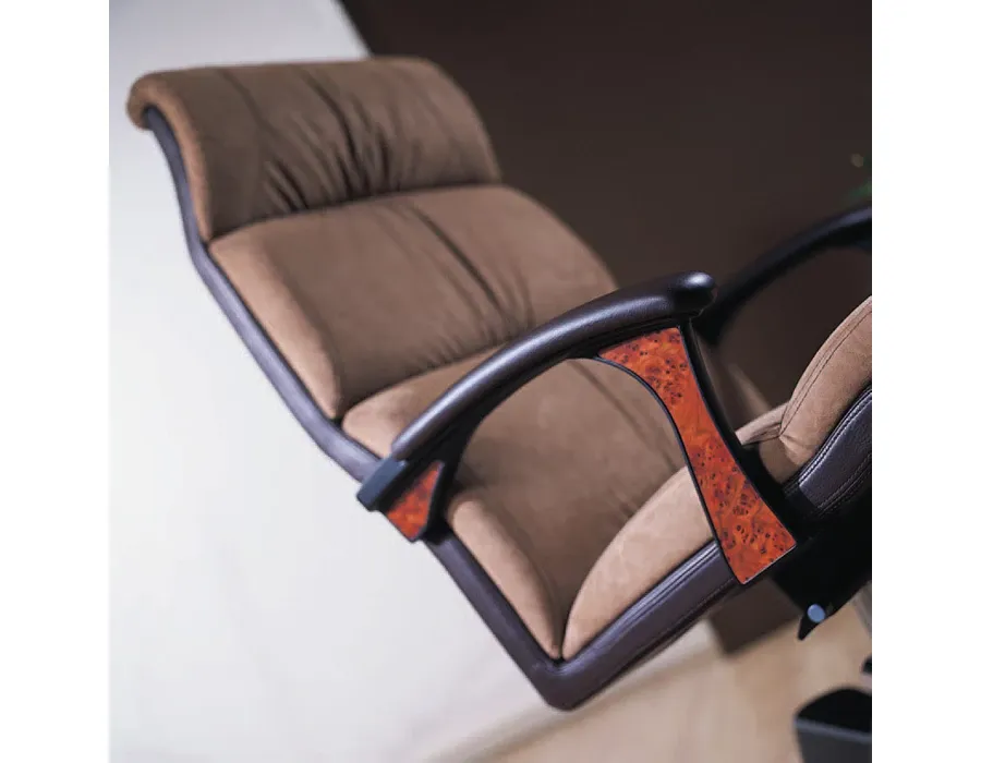 picture 3 Original chair for the office – Vela 1