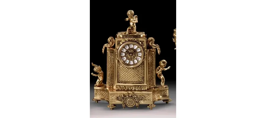 picture 1 Traditional clock for the living room made of bronze