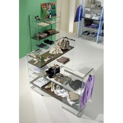 Picture Beautiful classic free-standing storefront