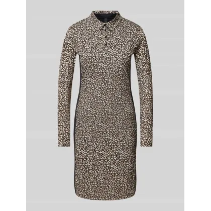 Zdjęcie Sukienka o długości do kolan z wykładanym kołnierzem