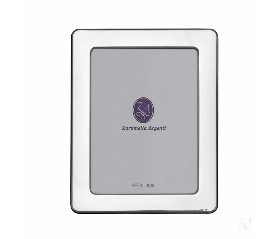 obrazek 1 Luksusowa srebrna ramka na zdjęcia 20×25 cm Lyon - Zaramella Argenti