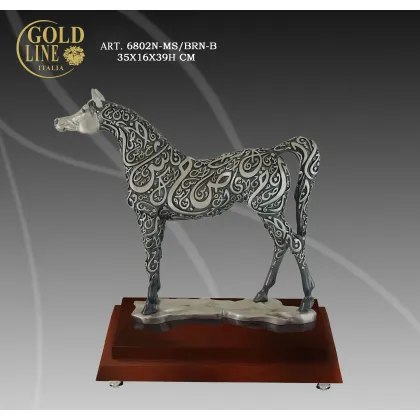 Zdjęcie Cudowna figura konia na podstawie