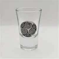 Zdjęcie Wyjątkowy kieliszek na alkohol z cynowym spiralnym zdobieniem