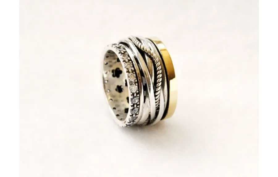 picture 2 Unique wedding ring made of gold and silver