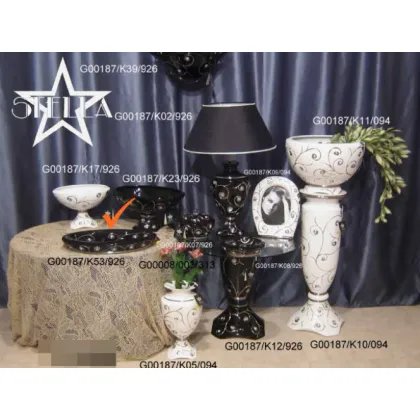 Picture A stunning ceramic table decoration