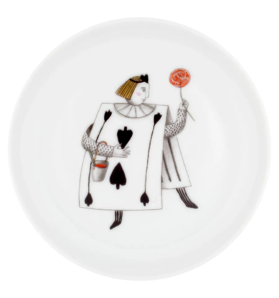 obrazek 5 Porcelanowy zestaw patery na ciasto i 4 talerzy z kolekcji Herbata z Alicją inspirowanej „Alicją w krainie czarów” – Vista Alegre