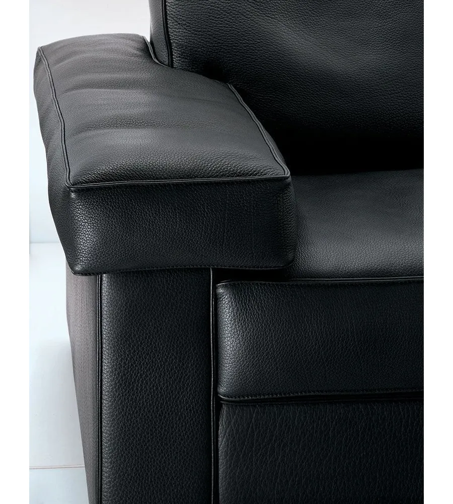 obrazek 4 Wysokiej jakości skórzana sofa dla miłośników klasycznego stylu i elegancji – Mascheroni