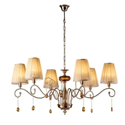 Zdjęcie Klasyczny żyrandol z mosiądzu z kolorowymi kryształowymi wisiorkami i tekstylnymi abażurami – Il Paralume Marina