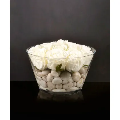 Picture Artistic arrangement for an elegant table by Luxury Products