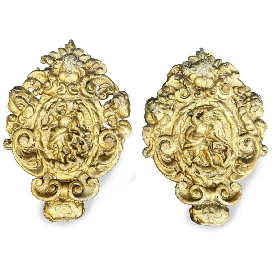 obrazek 1 Elegancka para złotych fryzów z XVIII wieku