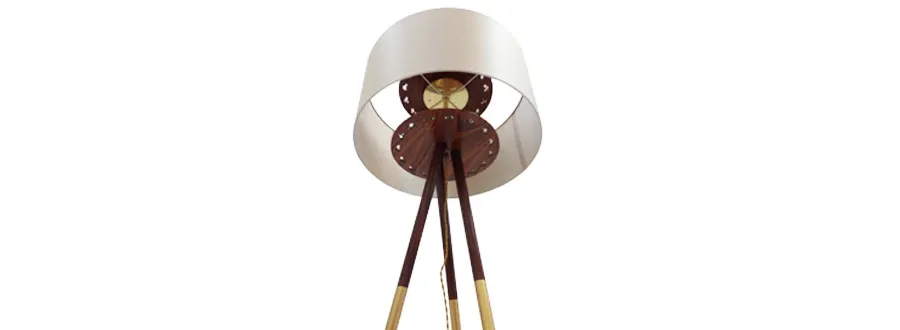 obrazek 3 Lampa podłogowa Gold Scales z drzewa żelaznego z możliwością wprowadzenia zmian