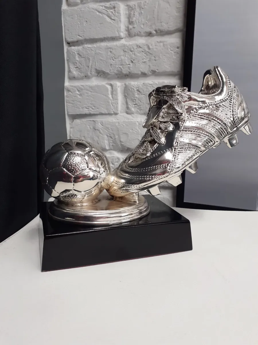 picture 1 Statuette in the shape of sports footwear with a ball - Astra Argenti